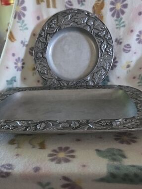 Longaberger Falling Leaves pewter serving tray and 4cmatching candle plates